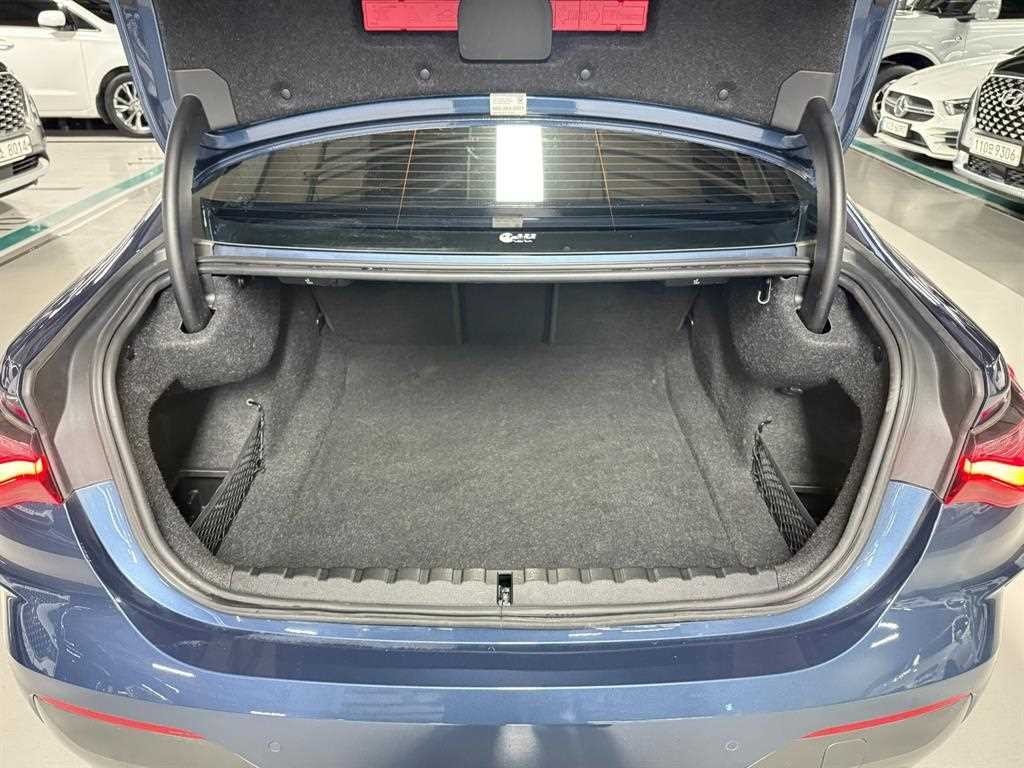 BMW 4시리즈 4시리즈 (G22) 420i 쿠페 M 스포츠 이미지 19