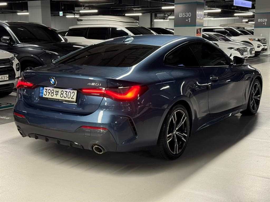 BMW 4시리즈 4시리즈 (G22) 420i 쿠페 M 스포츠 이미지 4