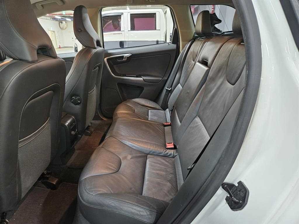 볼보 XC60 D4 이미지 6
