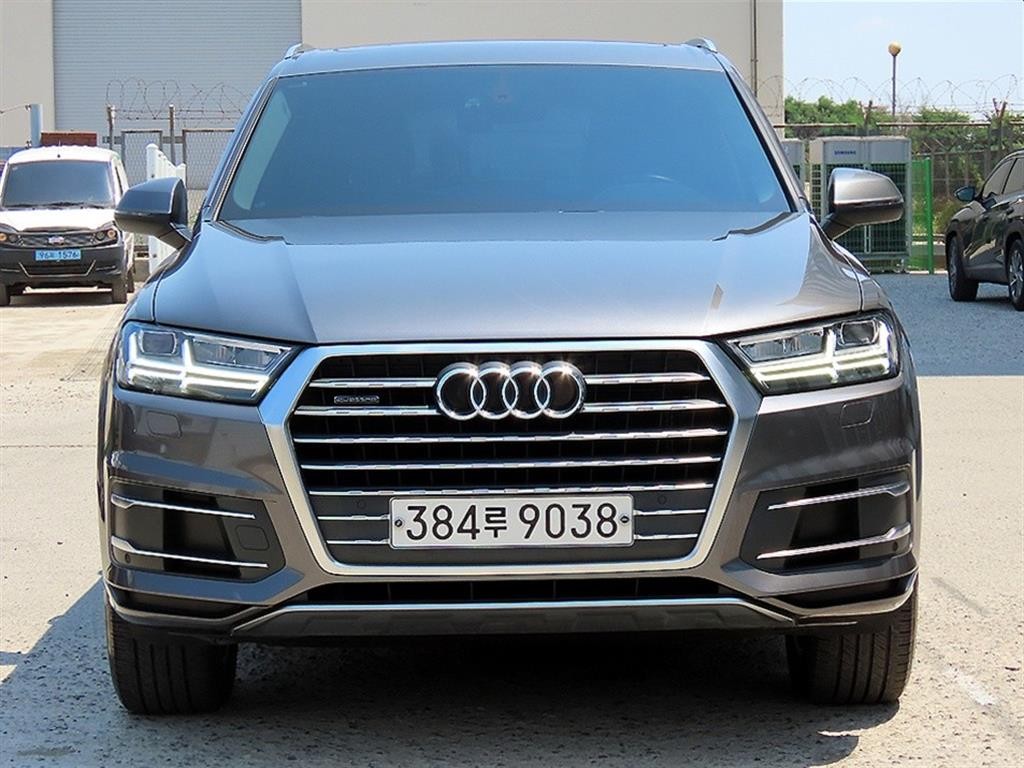 아우디 Q7 Q7 (4M) 45 TFSI 콰트로 이미지 1
