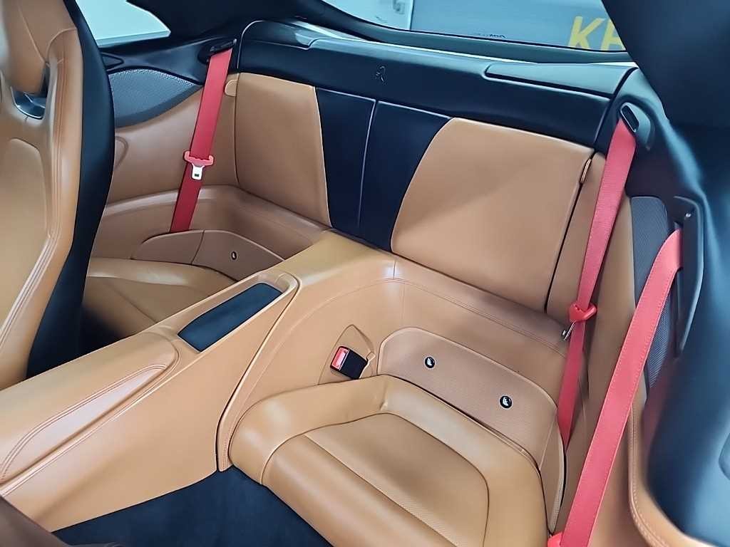 페라리 포르토피노 3.9 V8 이미지 12