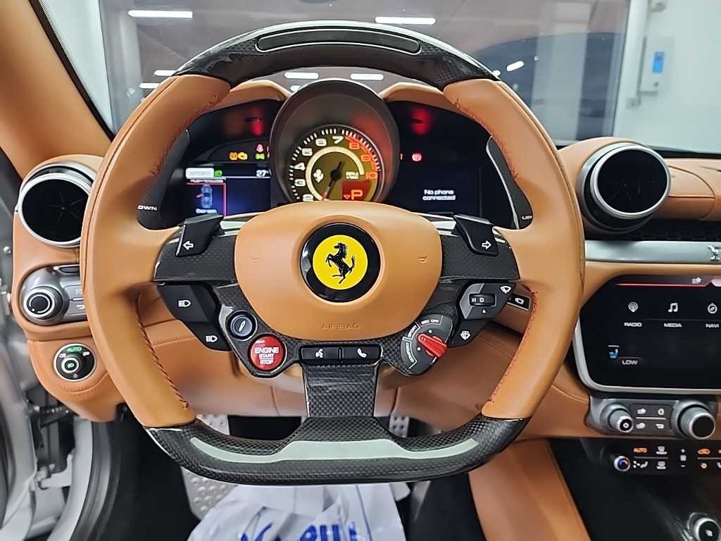 페라리 포르토피노 3.9 V8 이미지 9