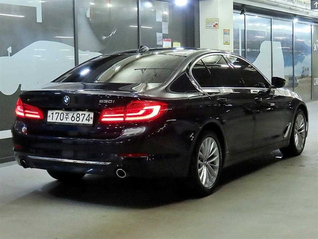 BMW 5시리즈 5시리즈 (G30) 530i M 스포츠 플러스 이미지 4