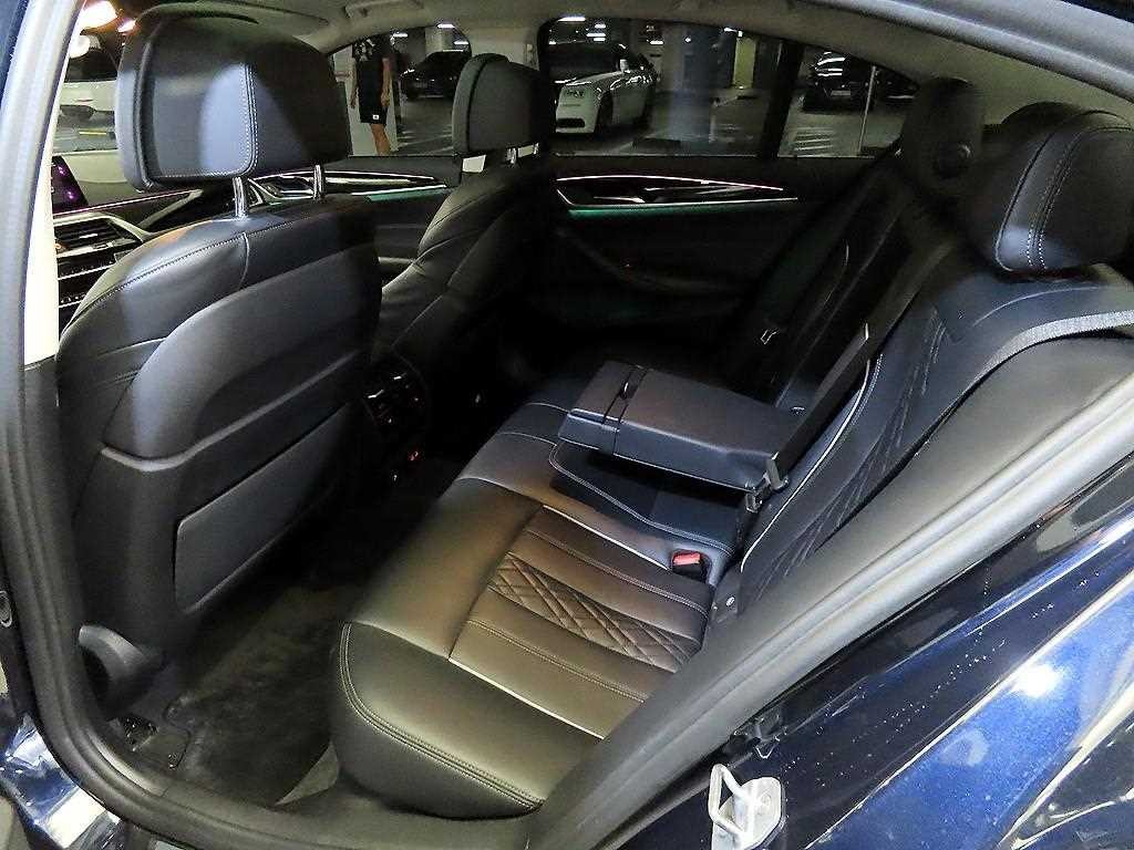 BMW 5시리즈 5시리즈 (G30) 530i M 스포츠 플러스 이미지 7