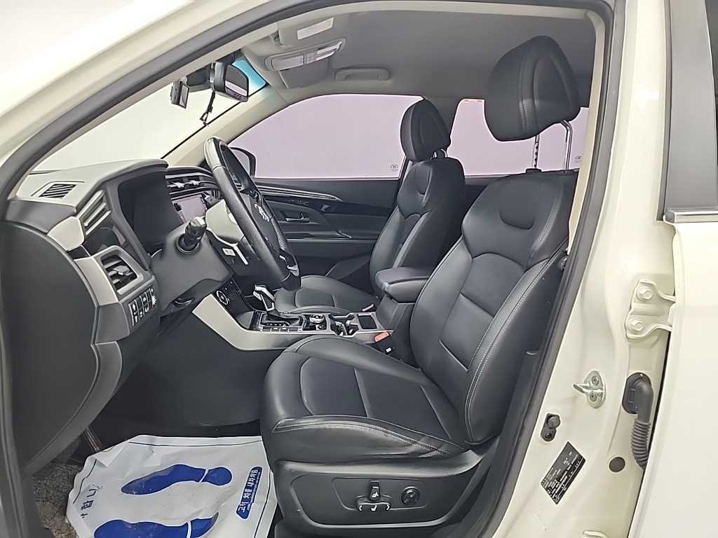 KG모빌리티(쌍용) 코란도 뷰티풀코란도 2WD 가솔린 1.5 C5 플러스 이미지 11