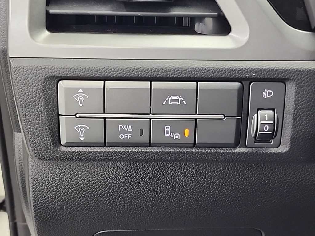 KG모빌리티(쌍용) 코란도 뷰티풀코란도 2WD 가솔린 1.5 C5 플러스 이미지 19