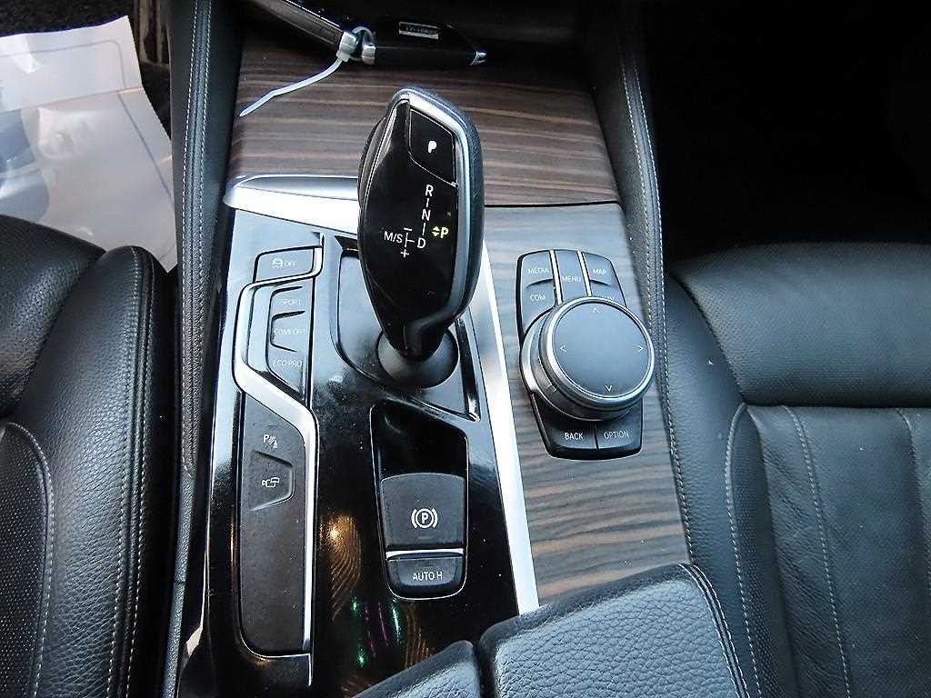 BMW 5시리즈 5시리즈 (G30) 520d xDrive M 스포츠 플러스 이미지 11