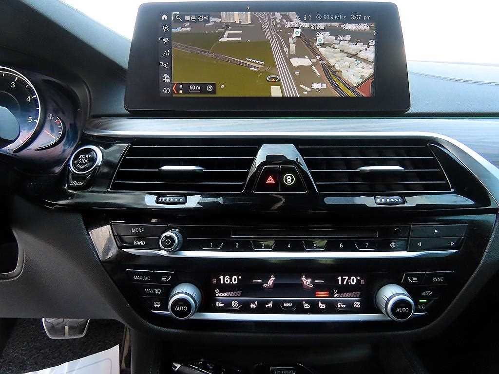 BMW 5시리즈 5시리즈 (G30) 520d xDrive M 스포츠 플러스 이미지 13