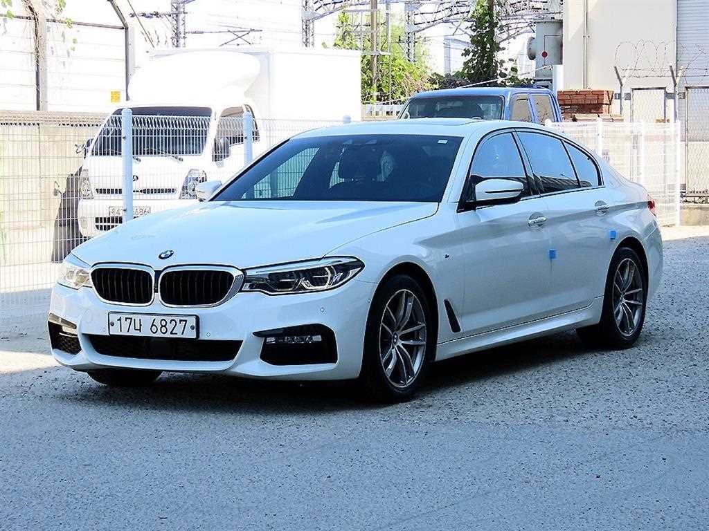 BMW 5시리즈 5시리즈 (G30) 520d xDrive M 스포츠 플러스 이미지 2