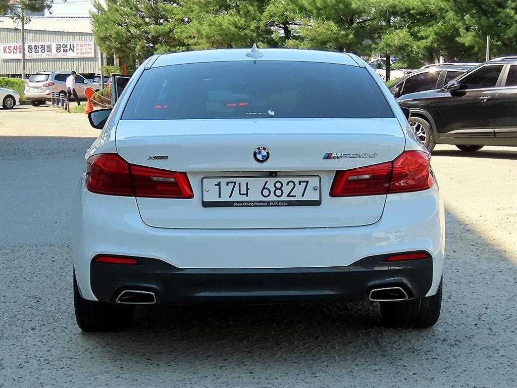 BMW 5시리즈 5시리즈 (G30) 520d xDrive M 스포츠 플러스 이미지 4