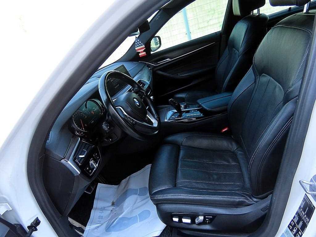 BMW 5시리즈 5시리즈 (G30) 520d xDrive M 스포츠 플러스 이미지 5