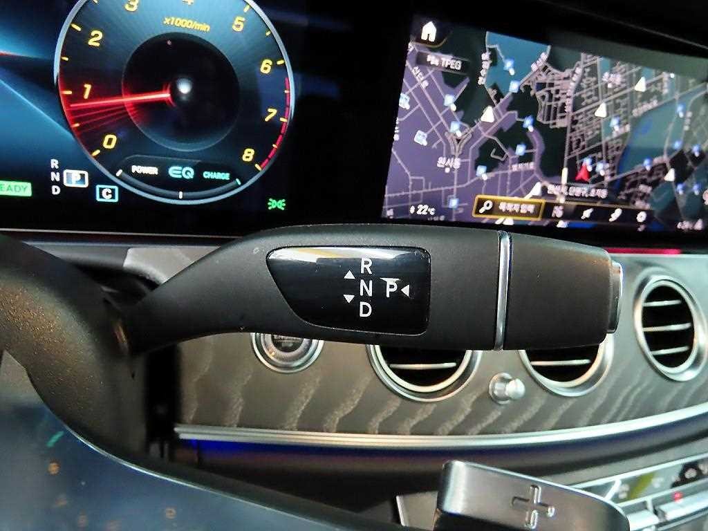 벤츠 E 클래스 E-클래스 W213 E300 4MATIC AMG LINE 이미지 10