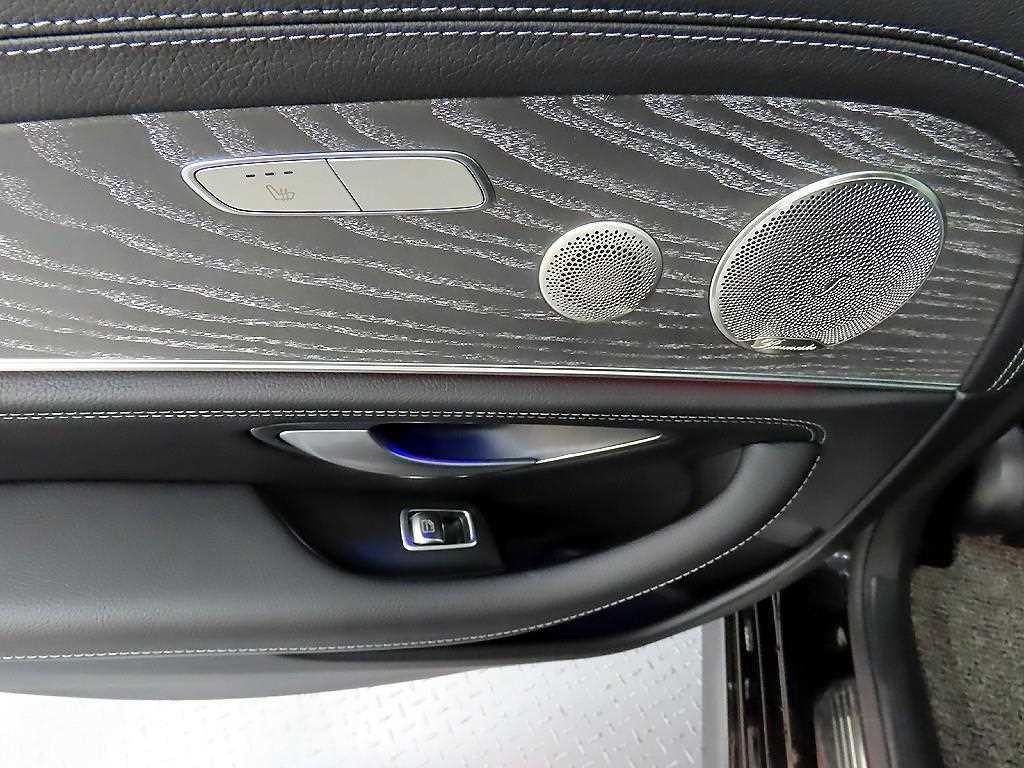 벤츠 E 클래스 E-클래스 W213 E300 4MATIC AMG LINE 이미지 12