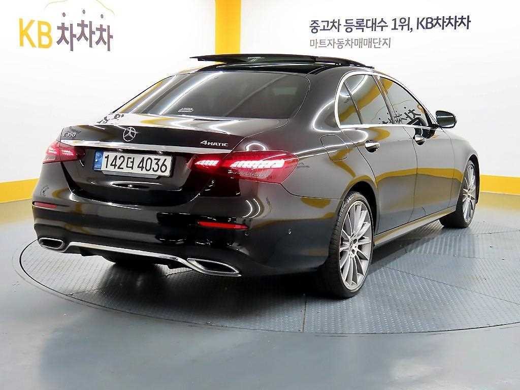 벤츠 E 클래스 E-클래스 W213 E300 4MATIC AMG LINE 이미지 4