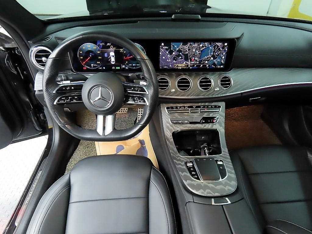 벤츠 E 클래스 E-클래스 W213 E300 4MATIC AMG LINE 이미지 7