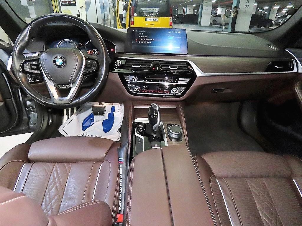 BMW 5시리즈 5시리즈 (G30) 530i M 스포츠 플러스 이미지 10
