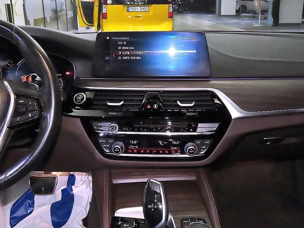 BMW 5시리즈 5시리즈 (G30) 530i M 스포츠 플러스 이미지 11