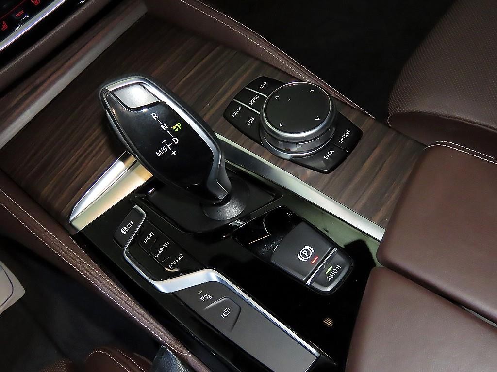 BMW 5시리즈 5시리즈 (G30) 530i M 스포츠 플러스 이미지 12