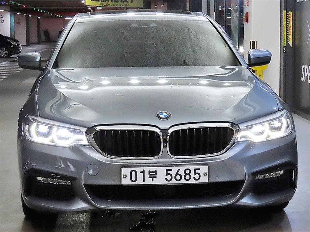 BMW 5시리즈 5시리즈 (G30) 530i M 스포츠 플러스 이미지 2