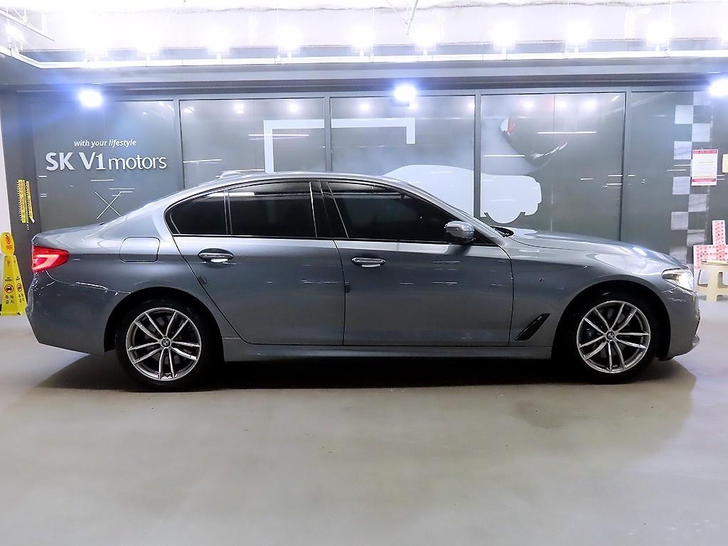 BMW 5시리즈 5시리즈 (G30) 530i M 스포츠 플러스 이미지 3