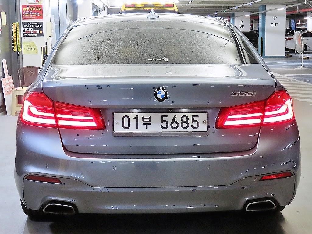 BMW 5시리즈 5시리즈 (G30) 530i M 스포츠 플러스 이미지 5