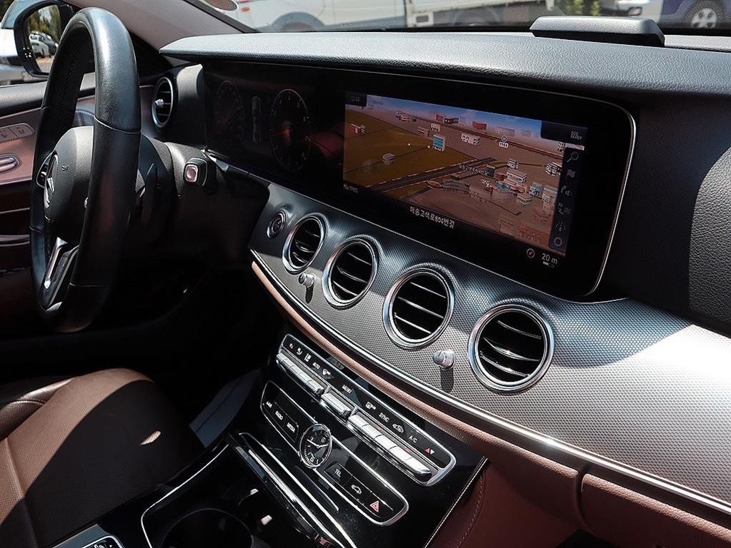 벤츠 E 클래스 E-클래스 W213 E300 AMG LINE 이미지 11
