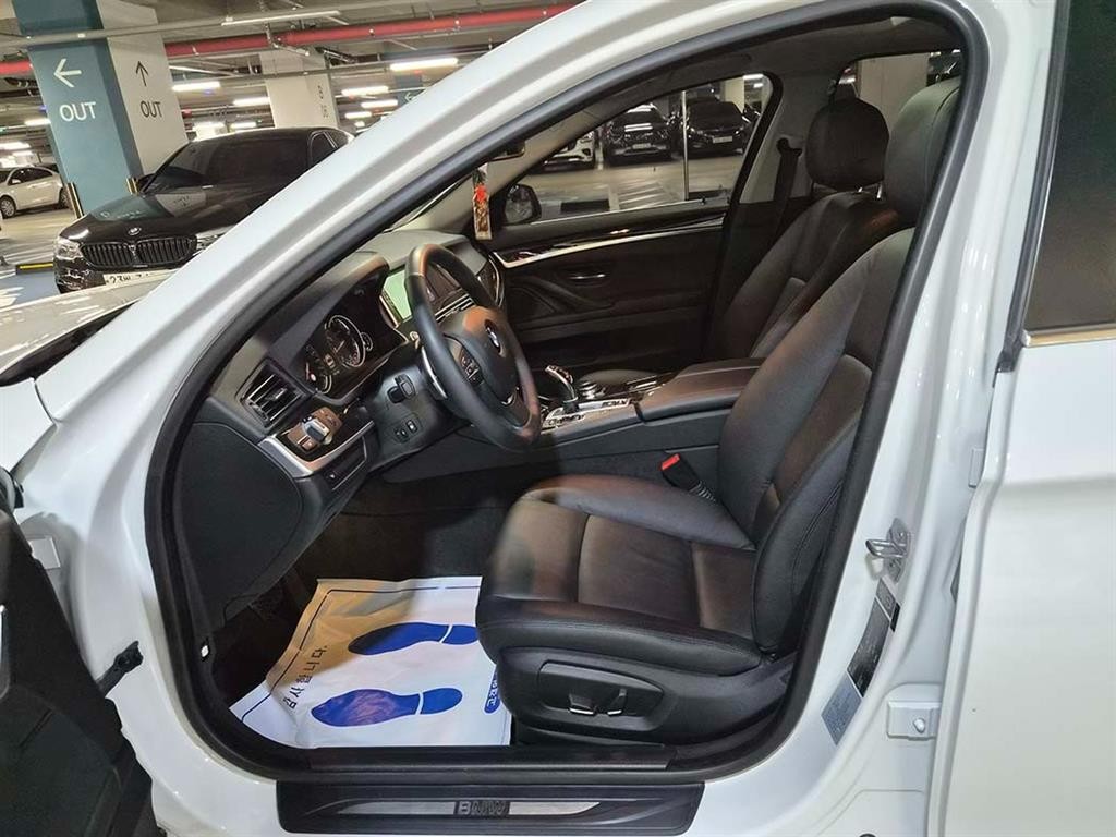 BMW 5시리즈 5시리즈 (F10) 528i 이미지 6