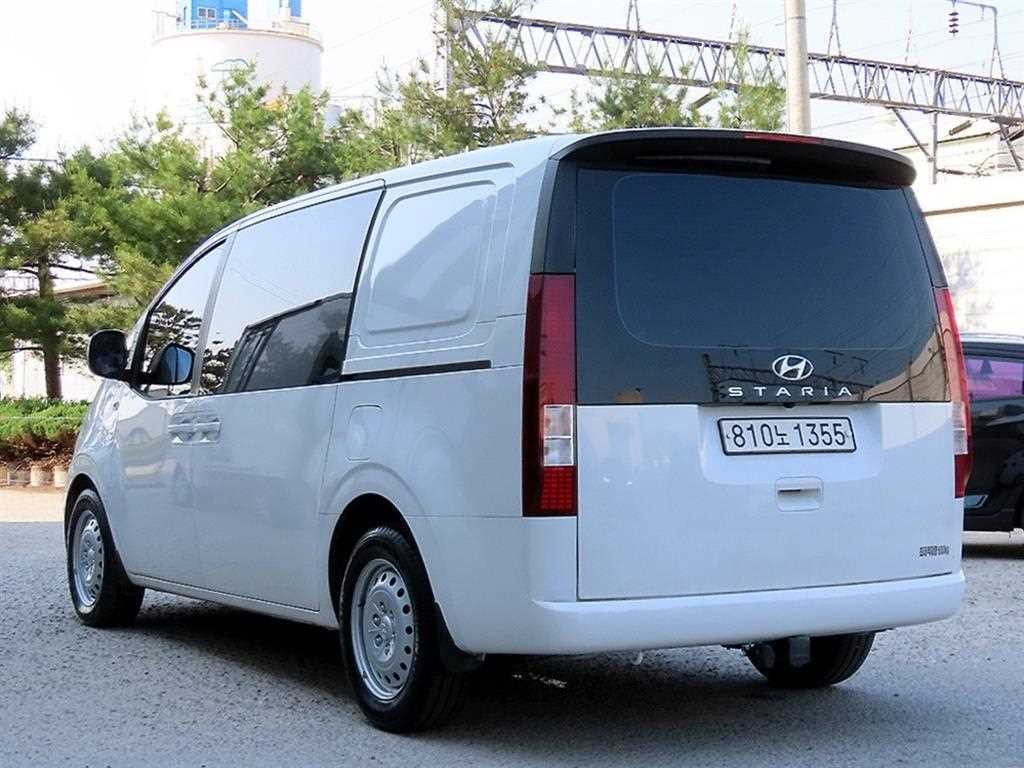 현대 스타리아 2WD 디젤 카고 스마트 5인승 이미지 3