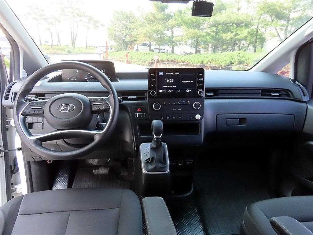 현대 스타리아 2WD 디젤 카고 스마트 5인승 이미지 6