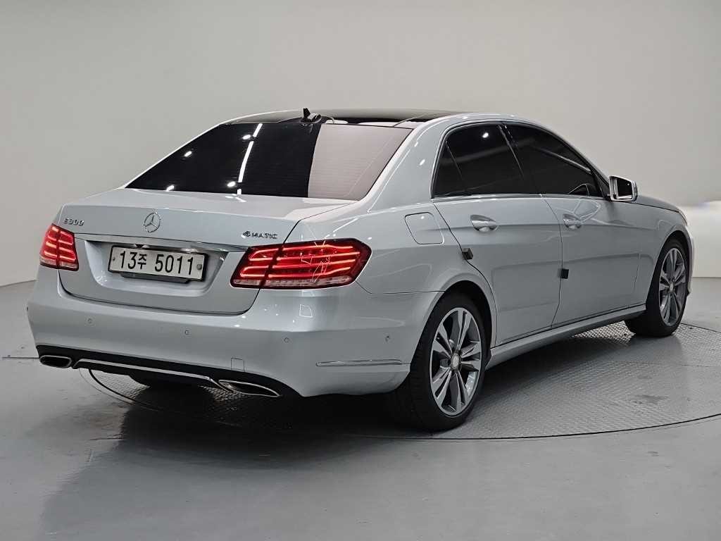 벤츠 E 클래스 E-클래스 W212 E300 4MATIC 아방가르드 이미지 4