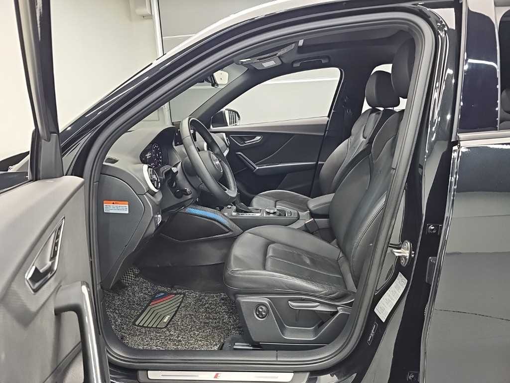 아우디 Q2 35 TDI 프리미엄 이미지 11
