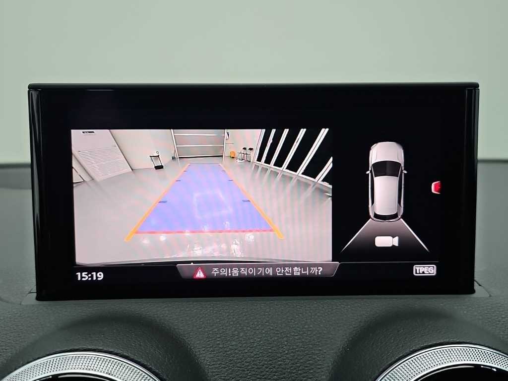 아우디 Q2 35 TDI 프리미엄 이미지 15