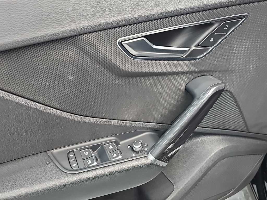 아우디 Q2 35 TDI 프리미엄 이미지 16