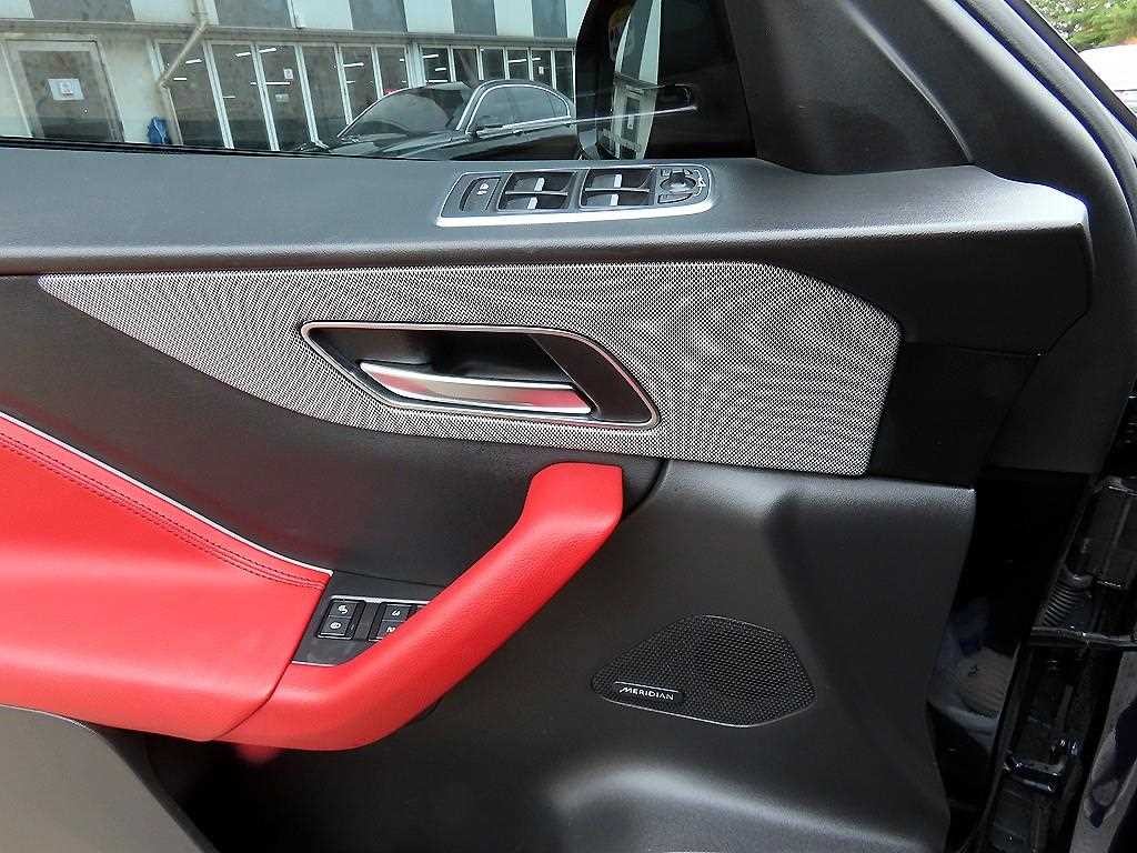 재규어 F-PACE 30d S 이미지 12
