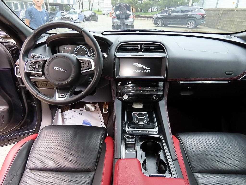 재규어 F-PACE 30d S 이미지 7