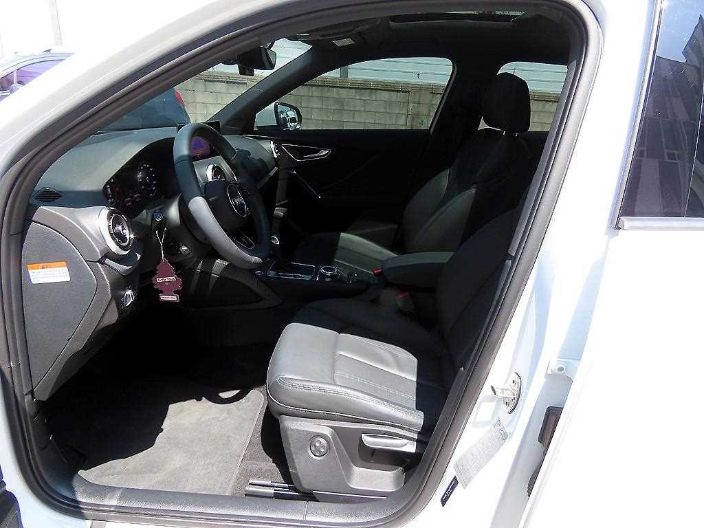 아우디 Q2 35 TDI 프리미엄 이미지 5