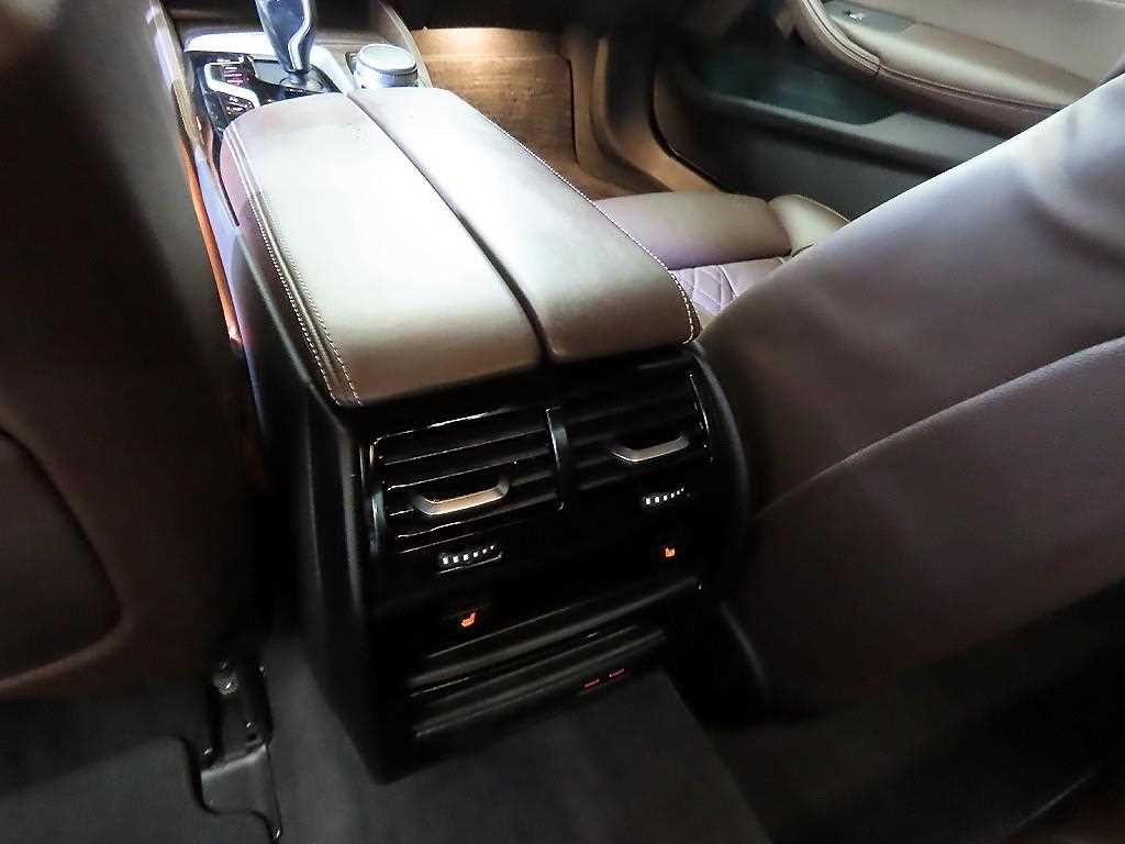 BMW 5시리즈 5시리즈 (G30) 523d M 스포츠 이미지 16