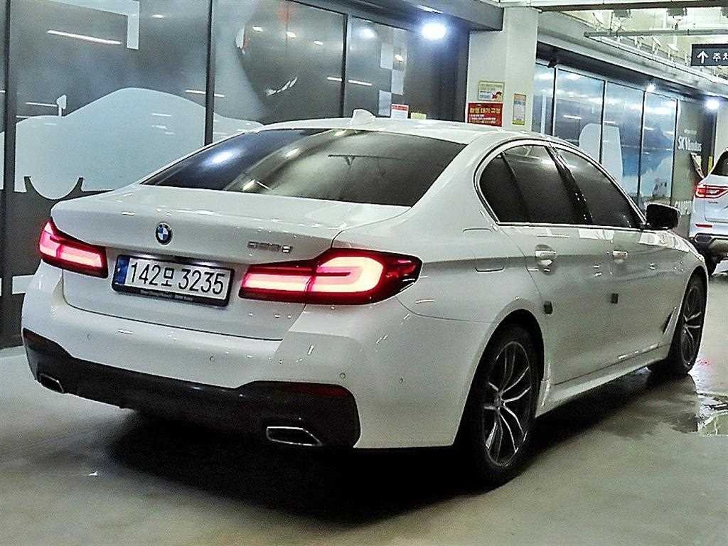 BMW 5시리즈 5시리즈 (G30) 523d M 스포츠 이미지 4