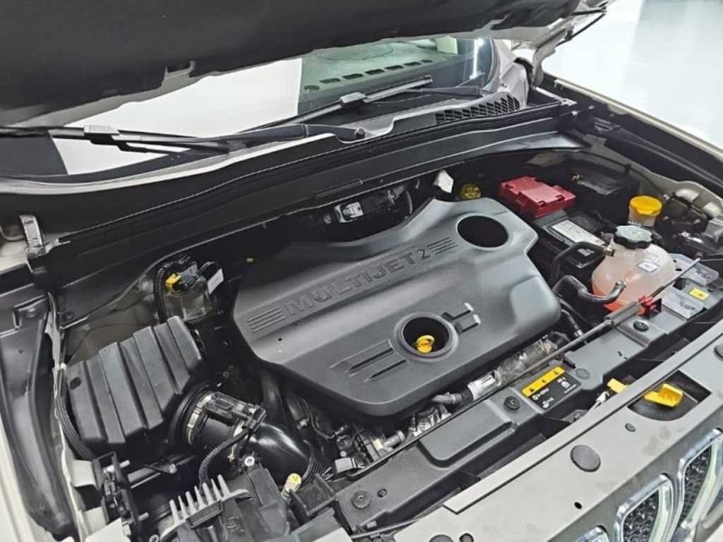 지프 레니게이드 1.6 디젤 리미티드 이미지 5