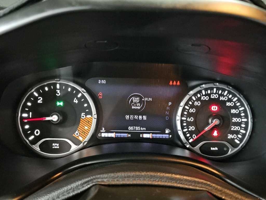 지프 레니게이드 1.6 디젤 리미티드 이미지 6