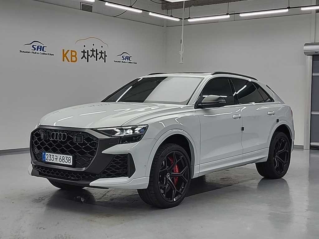 아우디 RSQ8 퍼포먼스 이미지 1