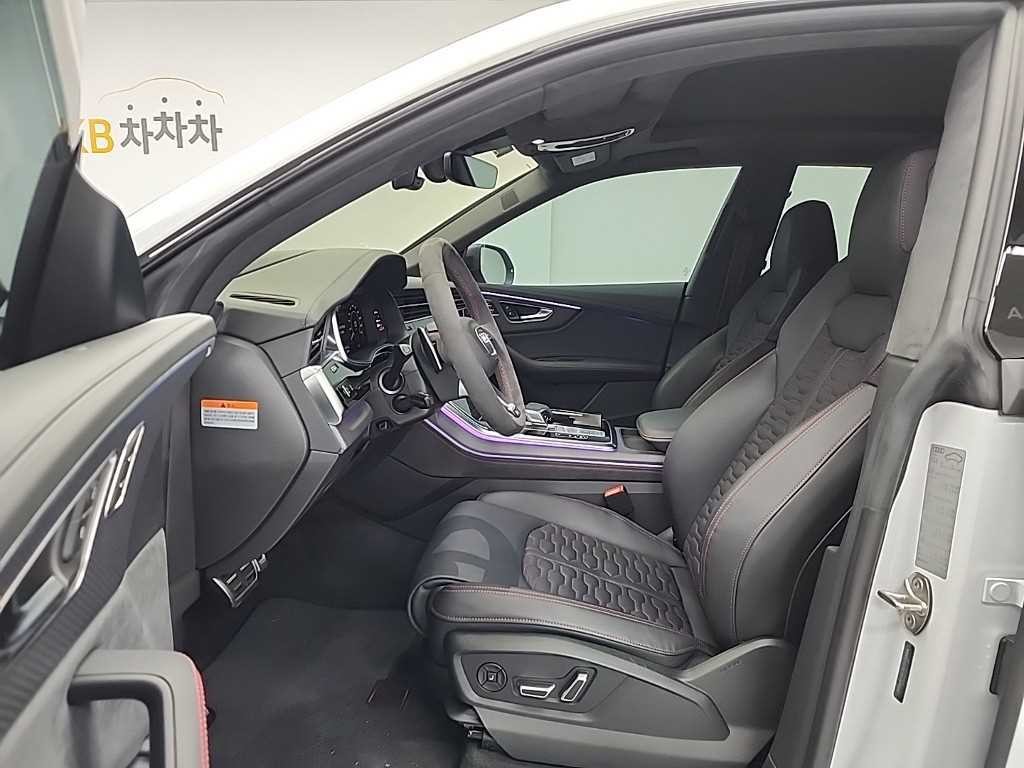 아우디 RSQ8 퍼포먼스 이미지 11