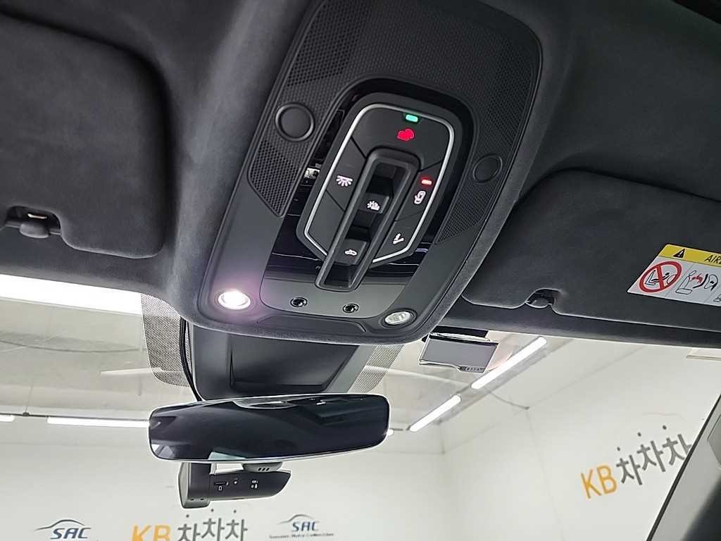 아우디 RSQ8 퍼포먼스 이미지 17