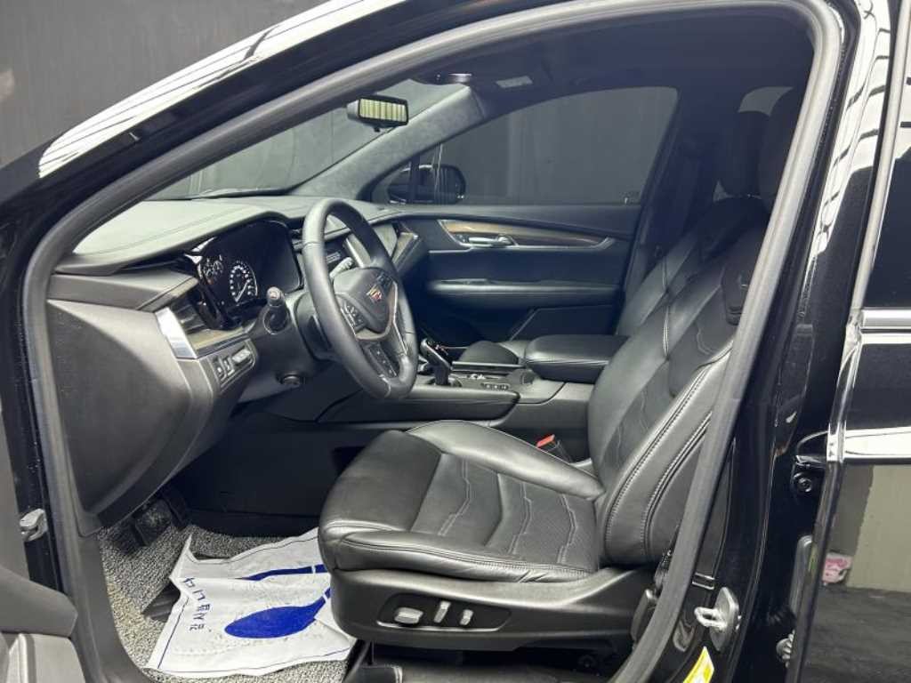캐딜락 XT5 3.6 플래티넘 AWD 이미지 7