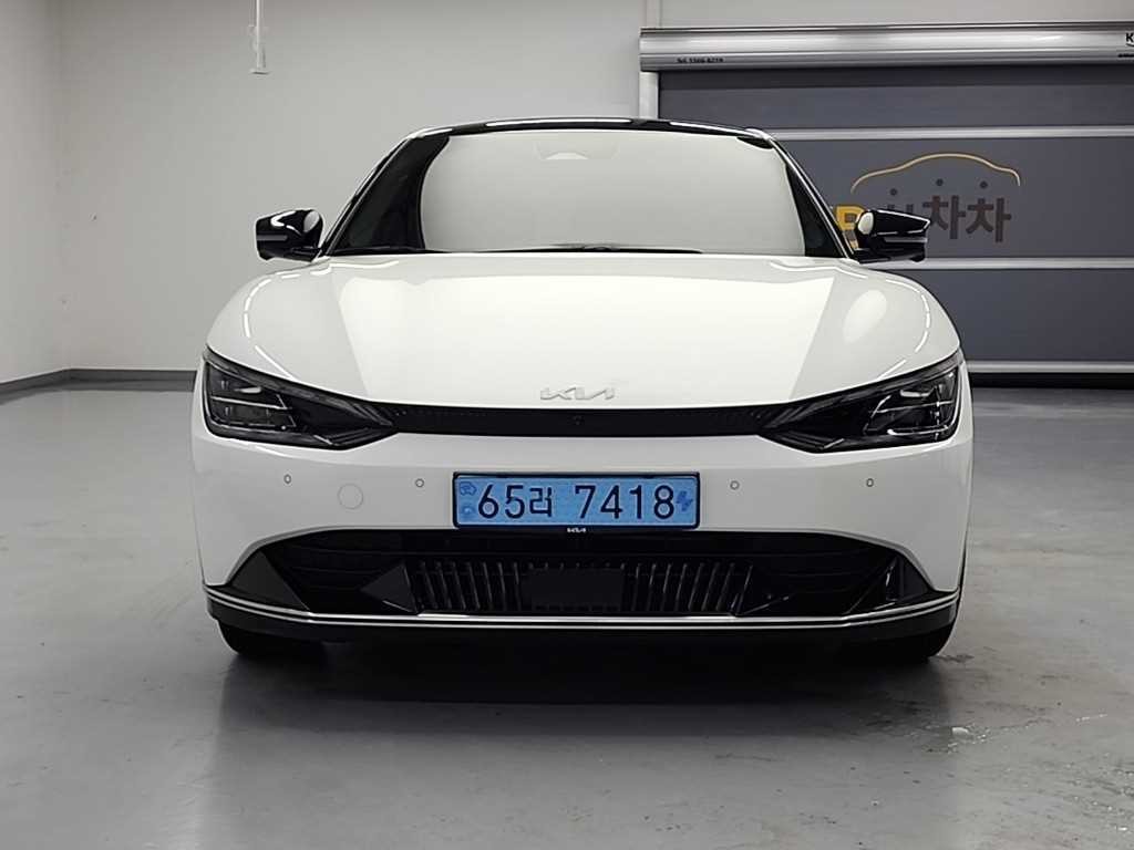 기아 EV6 롱레인지 AWD 어스 이미지 3