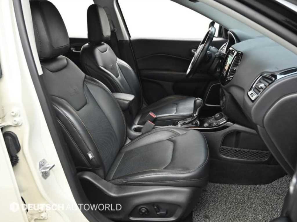지프 컴패스 컴패스 2세대 2.4 AWD 리미티드 이미지 7