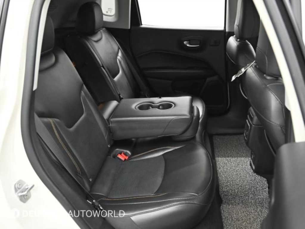 지프 컴패스 컴패스 2세대 2.4 AWD 리미티드 이미지 8