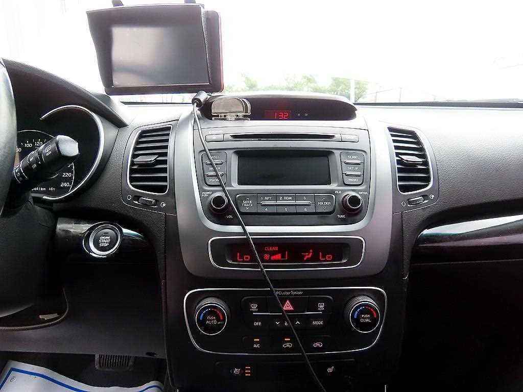 기아 쏘렌토 뉴 쏘렌토 R 2WD 2.0 TLX 스페셜 이미지 14