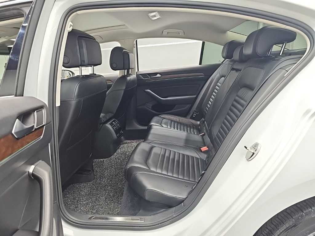 폭스바겐 파사트 파사트GT(B8) 2.0 TDI 프레스티지 이미지 12