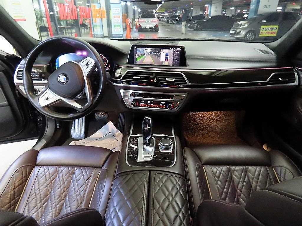 BMW 7시리즈 7시리즈 (G11) 740d xDrive 디자인 퓨어 엑설런스 이미지 10
